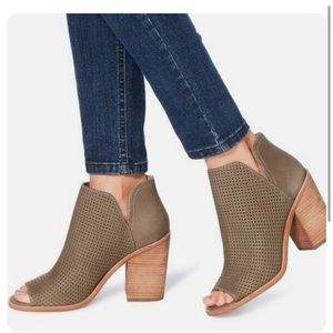 Steve Madden Tala booties.  7